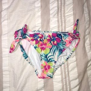 🟠4 for $25| old navy floral swimsuit bottoms